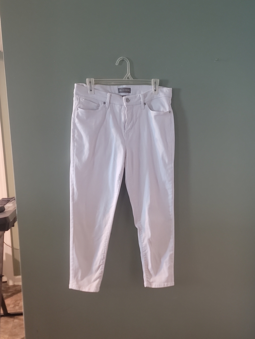 Falls Creek White Cropped Ankle Jeans - Slim Fit